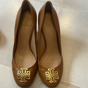 Tory Burch- Camel Leather Wedges